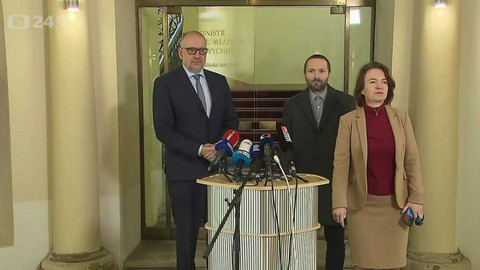 90’ ČT24 - Budoucí středoškoláci v napětí – systém přihlášek nefunguje