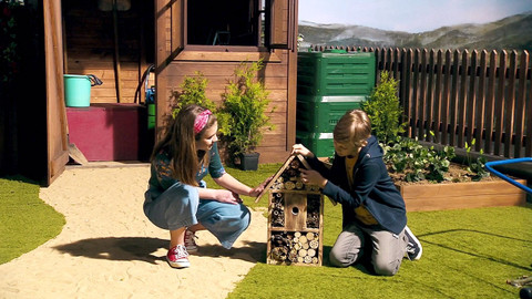 Rejpavá žížala - 15/16 Zachraň brouka