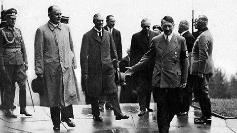 Vzestup a pád NSDAP - 5/10 Přípravy na válku