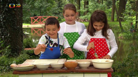 Draci v hrnci - V listovém těstíčku, najdeš sýr i hruštičku!