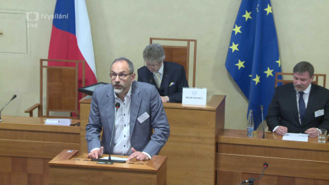 Záznam z jednání schůze Senátu PČR - 24. února