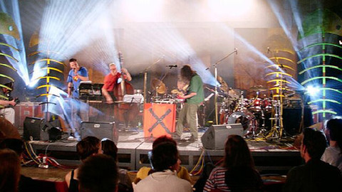 Mezi proudy / Crescendo