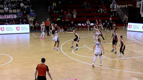 Basketbal - Levhartice Chomutov - Sokol Hradec Králové