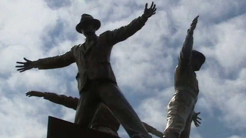 Archiv ČT24 - Odhalování pomníků