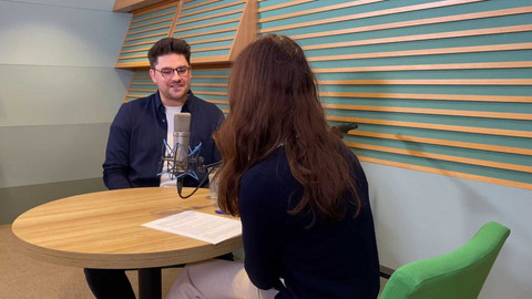 Background ČT24 - Filip Harzer