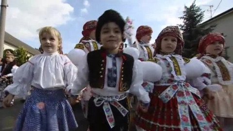 Folklorika - Život mezi kroji