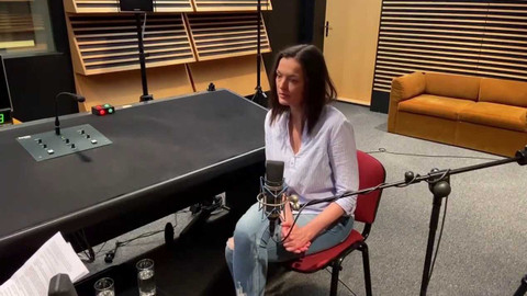 Background ČT24 - Barbora Kroužková