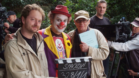 Film o seriálu Špačkovi v síti času