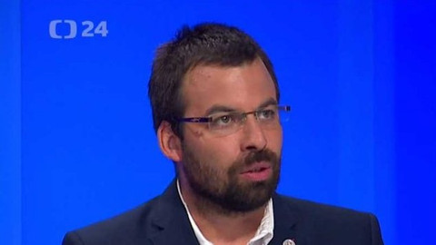 90’ ČT24 - Plagiátorství závěrečných prací na českých VŠ