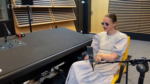 Background ČT24 - Jana Kanisová