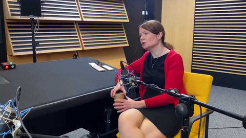 Background ČT24 - Hana Vorlíčková