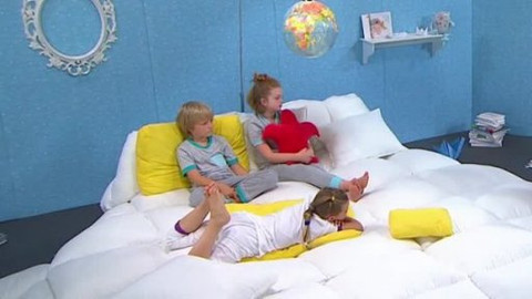 Malovaná čítanka - Ostrov pro šest tisíc budíků. O žlutém čápovi