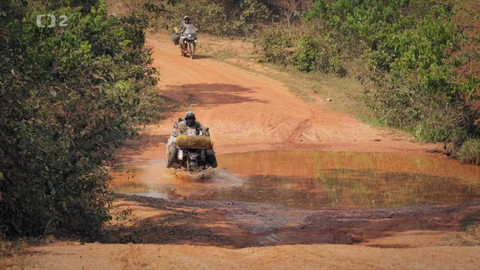 Po jedné stopě - 4/18 Až na hliněné dno