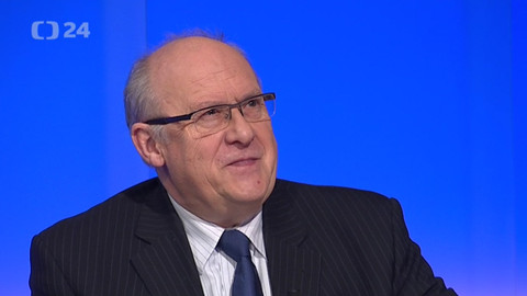 90’ ČT24 - Trumpův první měsíc ve funkci