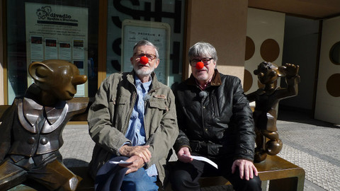 Třistatřicettři - Klauni a literáti