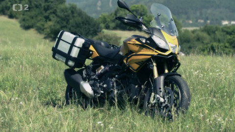 Auto Moto Revue - S fichtlem na ploché dráze