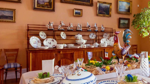 90’ ČT24 - Otevřené hrady a zámky – jak žije současná šlechta?