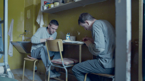 Uzamčený svět - 2/6 Místo k životu