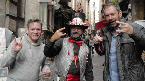 Manu a Matěj - 8/10 Neaopol – Usmažená (a) historie