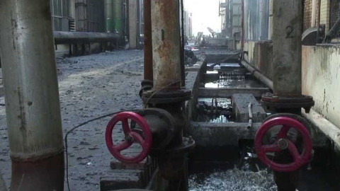 Pod podšívkou - 4. Jedovatá voda