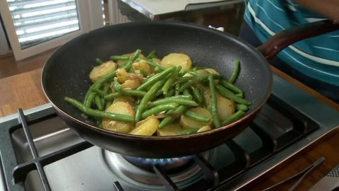 Kluci v akci - Brambory s fazolovými lusky