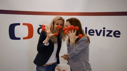 Možná přijde i charita - ČT pomáhá s humorem