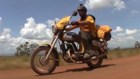 Trabantem Jižní Amerikou - Tankování za jízdy