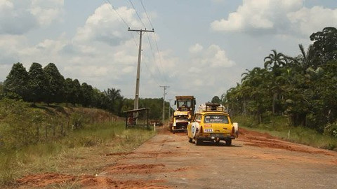 Trabantem Jižní Amerikou - Jak se staví silnice v Amazonii