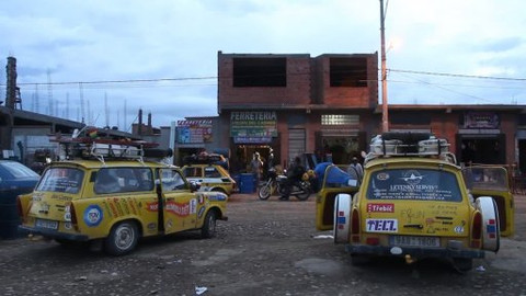 Trabantem Jižní Amerikou - Benzín na černo