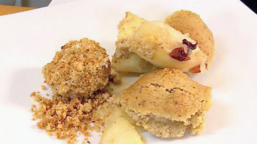 Kluci v akci - Zapékaná jablka pod ořechovým těstem