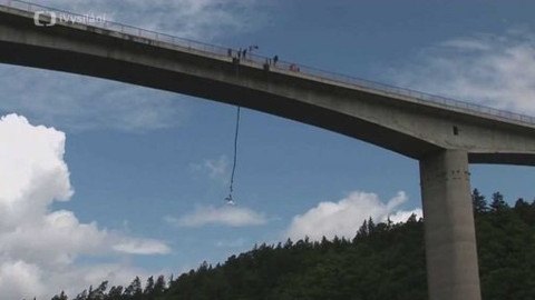 Rande s Fyzikou - Volný pád z mostu