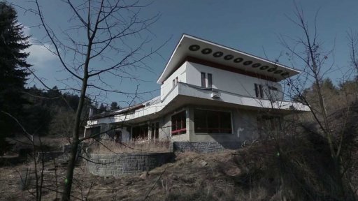 Resort - Trailer