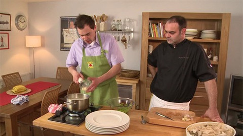 Kluci v akci - Jehněčí po francouzsku - smetanová omáčka s hráškem