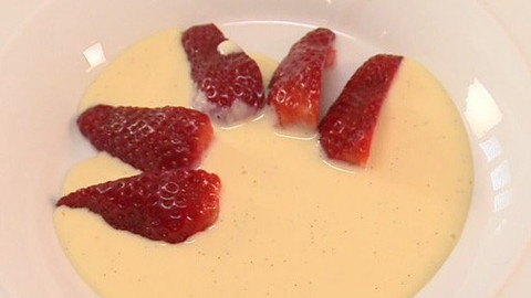 Kluci v akci - Anglický krém s jahodami