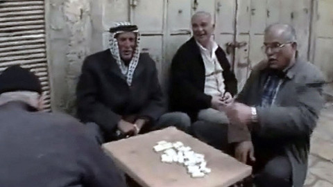 Biblická pátrání - Arabští muži hrají domino