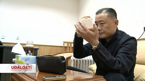 Čínská kapitalistická revoluce - První krůčky politické satiry