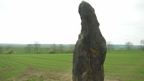 Televizní akademie - Menhiry - tajemné kameny opředené spoustou záhad i legend