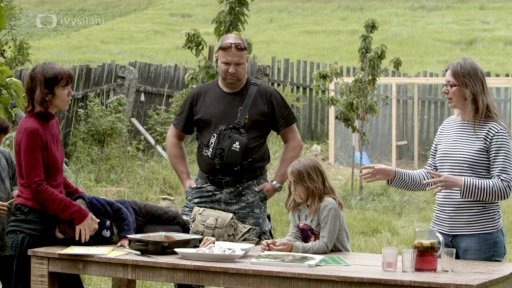 Český žurnál - Slepice, virus a my – Záchranáři