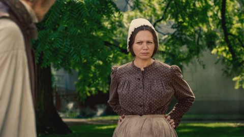 Božena - Proč v minisérii nevystupuje babička?