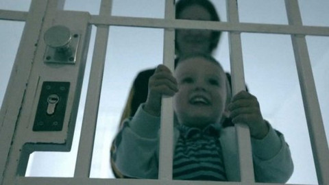 Máma z basy - Trailer