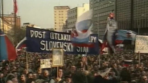 Sbohem Československo - Lidé v ulicích Bratislavy