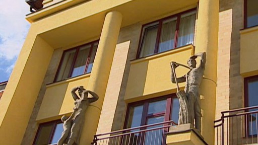 Spořitelna s poštou. Bystřice nad Pernštejnem