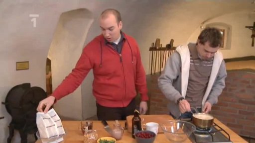 Pařížská šlehačka s mátovým popcornem a višňovo-pivním karamelem