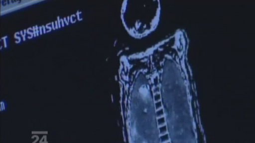 Tomografie sarkofágu s egyptskou mumií