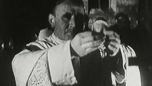 Vánoční mše v kostele zničeném válkou (1945)