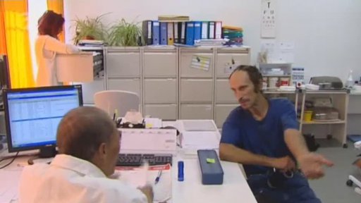 Indonéský lékař pomáhá pražským bezdomovcům