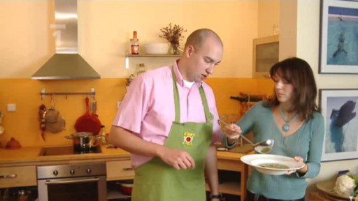 Zeleninový vývar s mořskou řasou, česnekem a uzeným tempehem