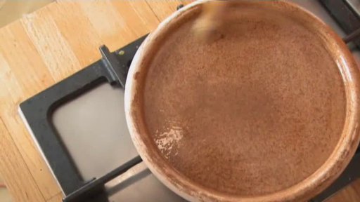 Vepřová kotleta pečená na sači s pečenou cuketou