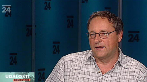 Začalo fotbalové mistrovství