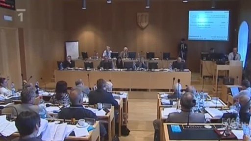 Poražené kádry skládají obecní koalice